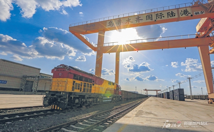 一季度新疆外贸进出口总值同比增长42.7%-新华网