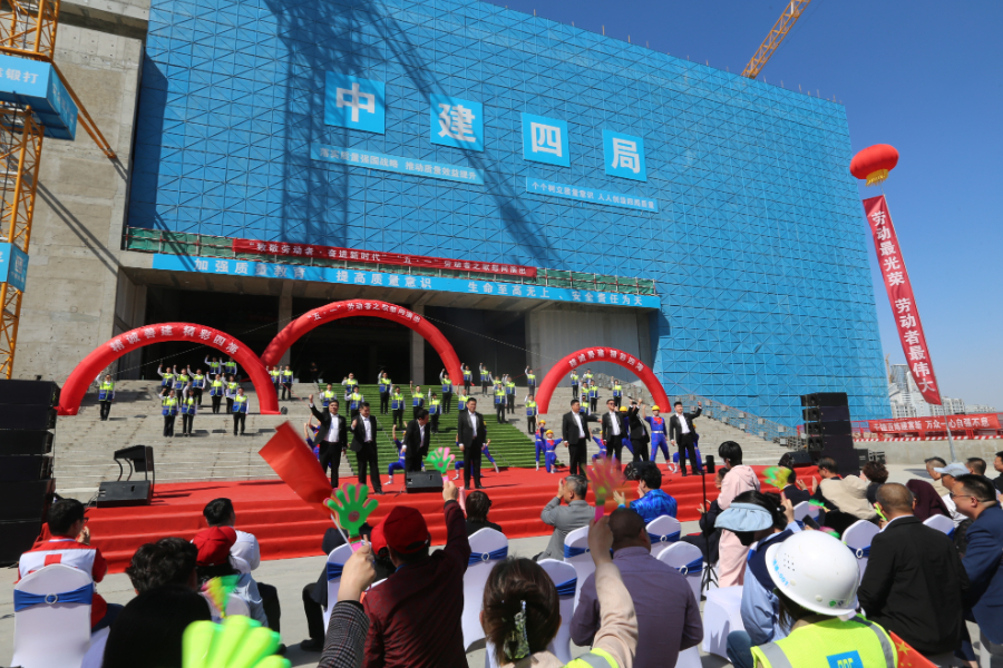 新疆乌鲁木齐市文艺志愿者走进建设