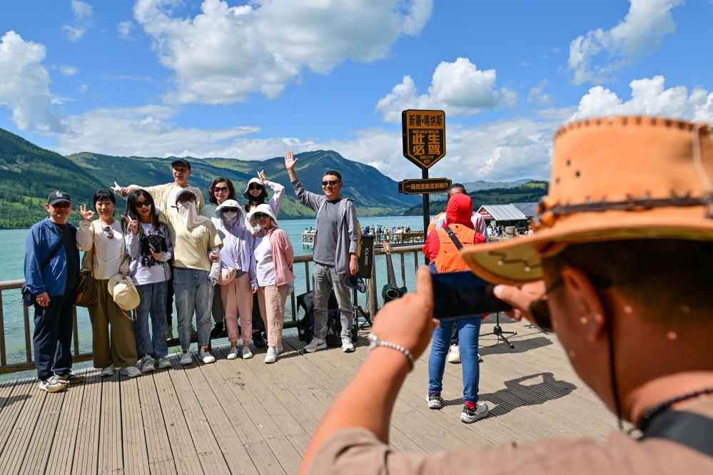 新疆旅游热度攀升 多地迎来客流高