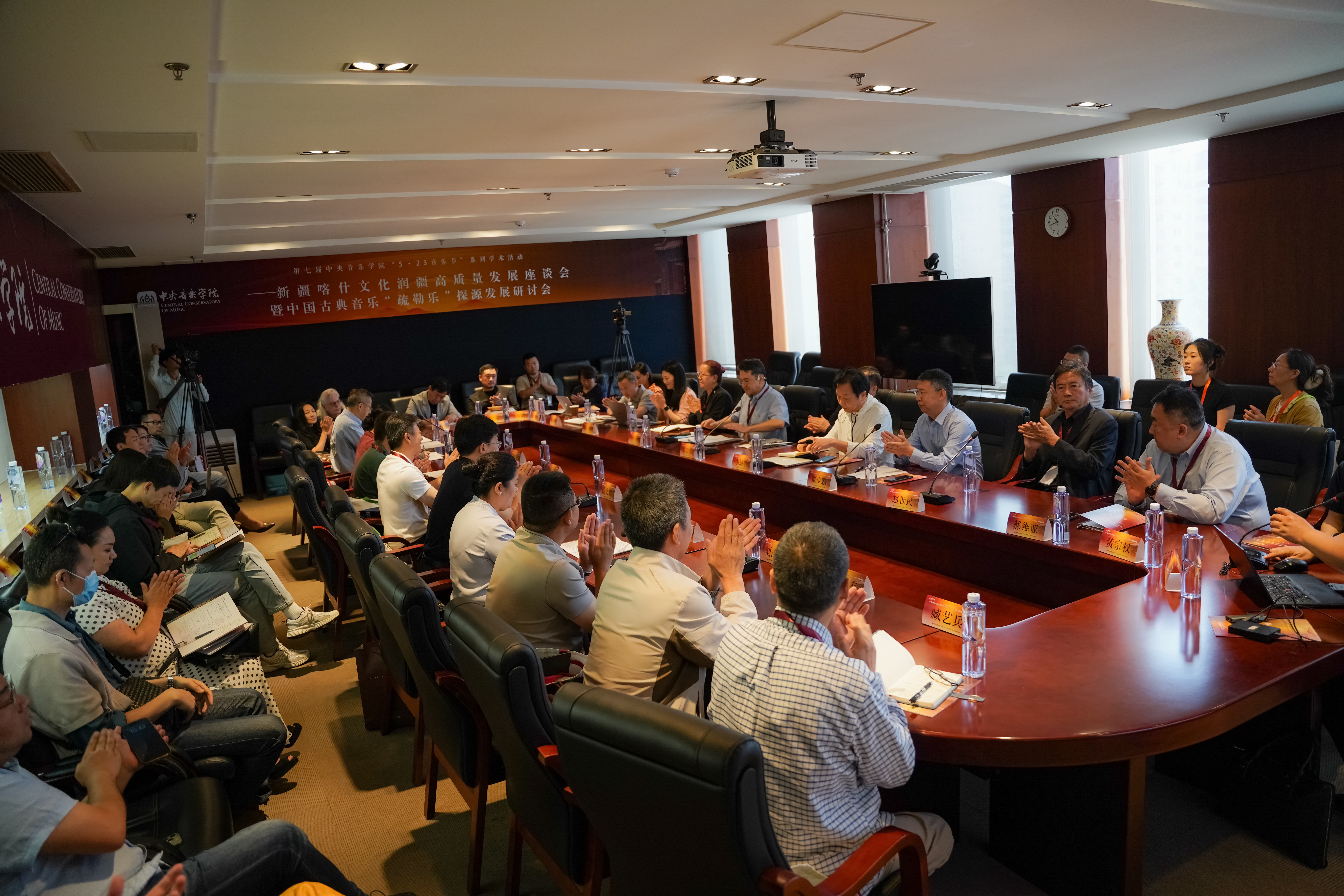 中国古典乐舞寻根破圈 千年疏勒古乐活化重现 ——新疆喀什文化润疆高质量发展座谈会在京召开_fororder_1