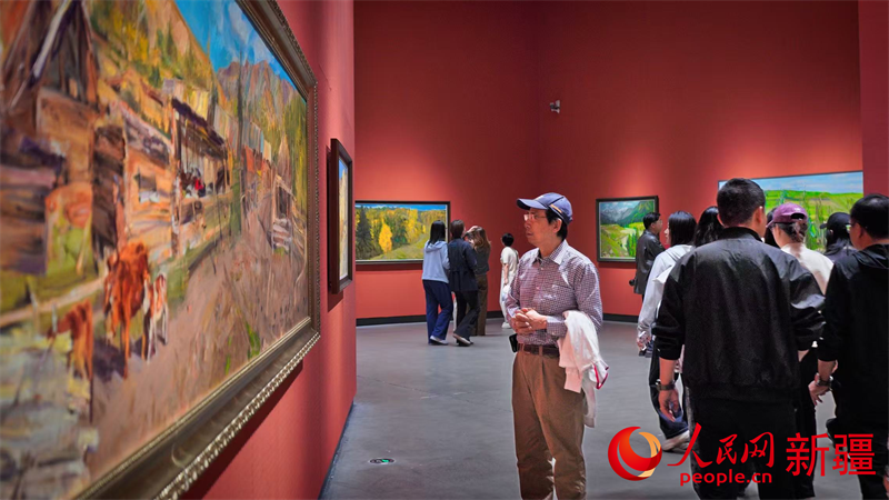 游客参观展览。人民网 李欣洋摄