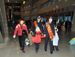 新疆铁警确保春运旅客安全温馨出行