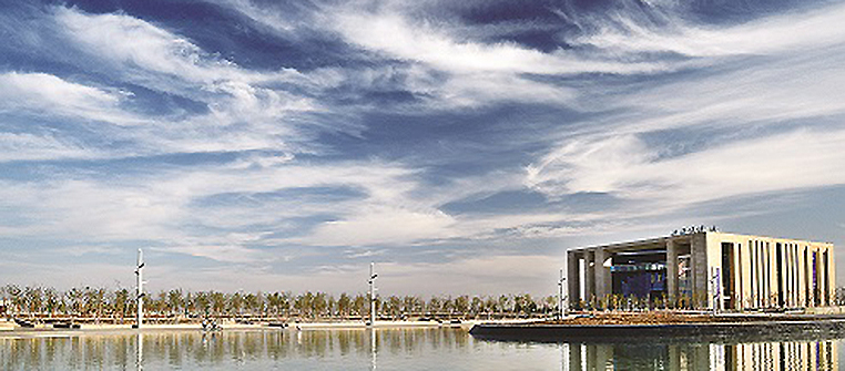 天蓝、地绿、水清、景美的克拉玛依