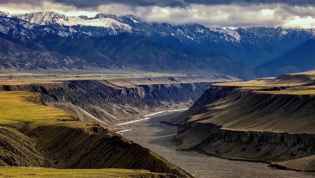 独山子大峡谷:独库秘境 亿年奇观