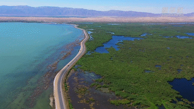 航拍新疆：美丽的博斯腾湖