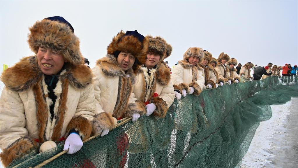 新疆福海：烏倫古湖冬捕節開幕