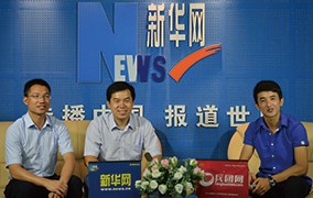 访大学生西部计划志愿者李万正、佘小波