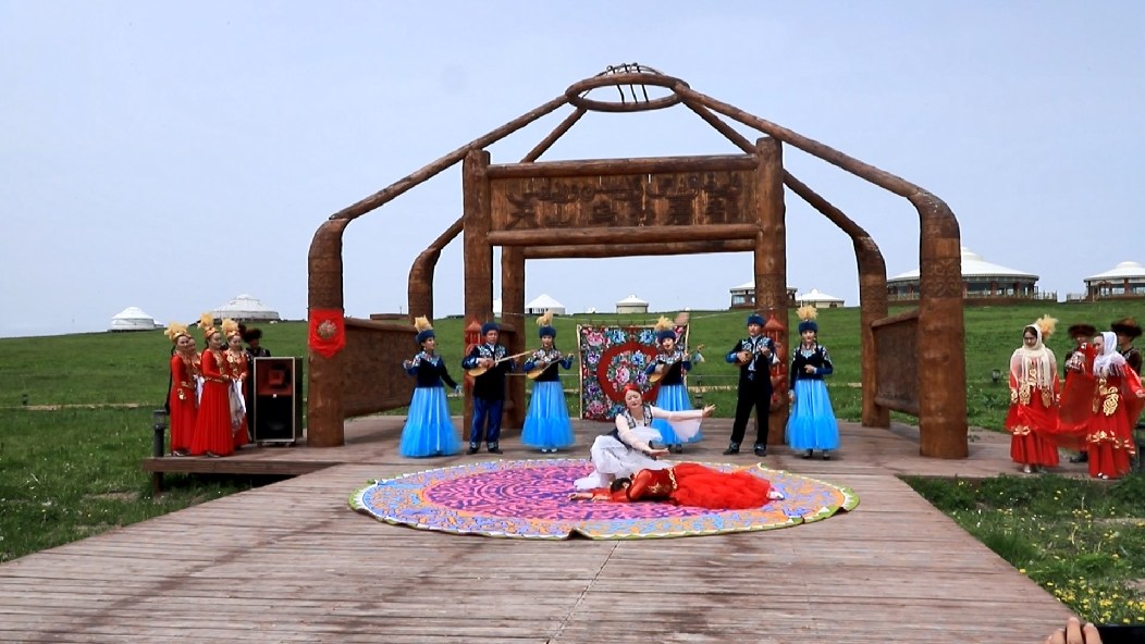 D:\Backup\Desktop\2022临时\【贯彻落实自治区党委十届三次全会精神】专栏:特克斯县:文旅融合 绘出旅游新图景\【贯彻落实自治区党委十届三次全会精神】专栏:特克斯县:文旅融合 绘出旅游新图景\W020220525719389445202.jpeg