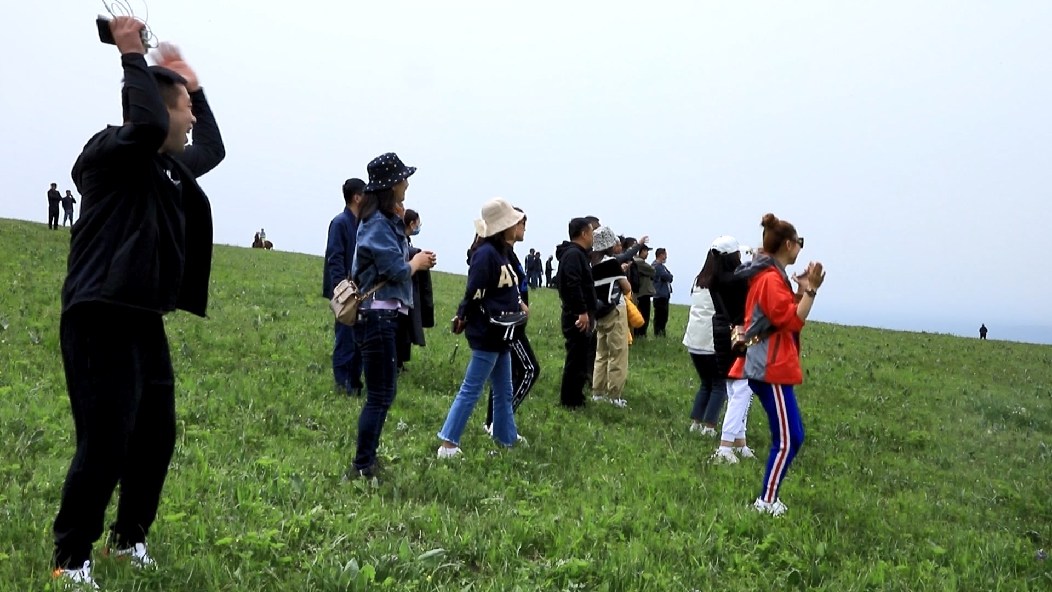 D:\Backup\Desktop\2022临时\【贯彻落实自治区党委十届三次全会精神】专栏:特克斯县:文旅融合 绘出旅游新图景\【贯彻落实自治区党委十届三次全会精神】专栏:特克斯县:文旅融合 绘出旅游新图景\W020220525719389641506.jpeg