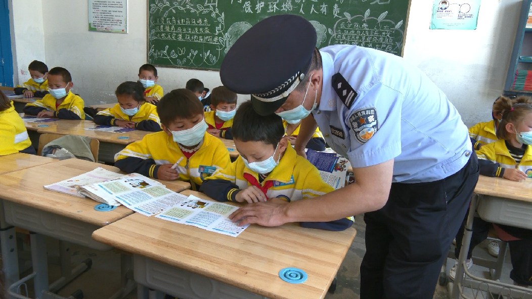 D:\Backup\Desktop\5-30\【珍爱生命 拒绝毒品】禁毒宣传进校园 护航青春不&ldquo;毒&rdquo;行\【珍爱生命 拒绝毒品】禁毒宣传进校园 护航青春不&ldquo;毒&rdquo;行\W020220622417369255678.jpeg