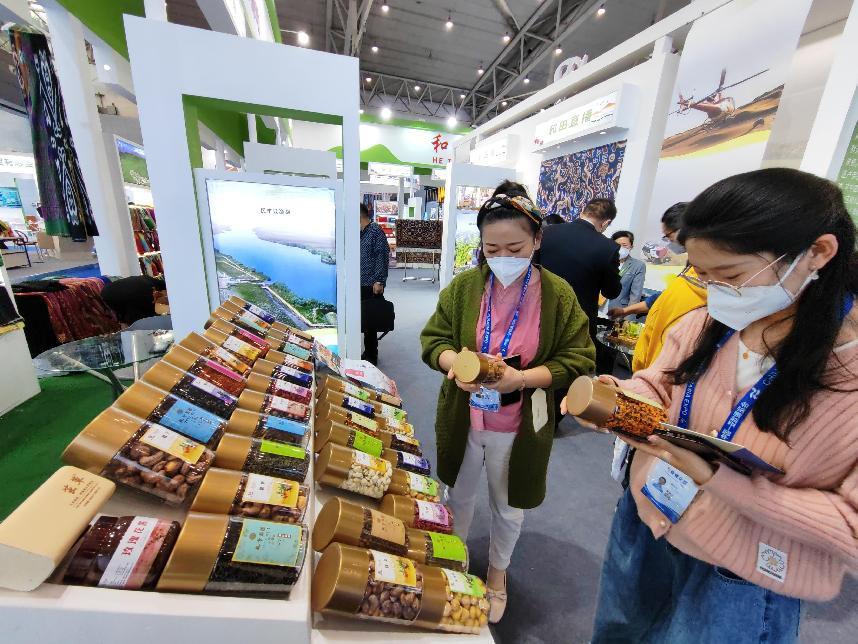 8B914EBABC74DAABA9AC7A3CCB7B3AA2