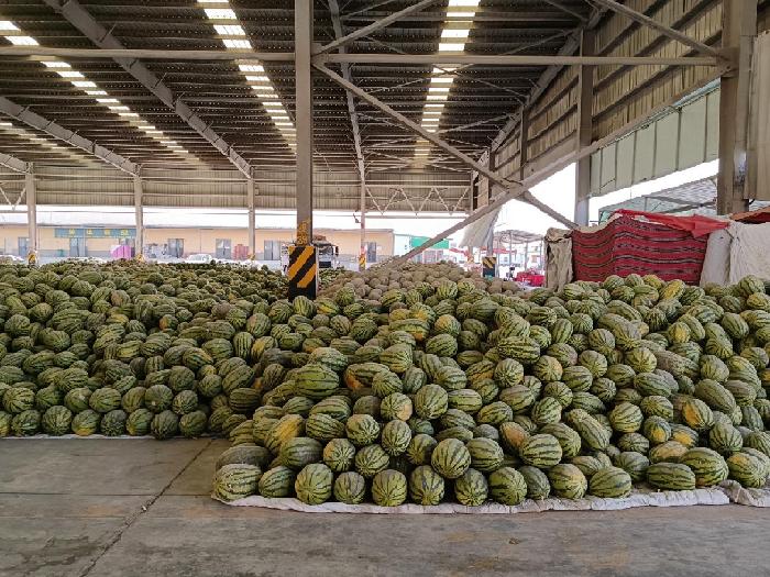 和田市北慕水果批发市场货源充足