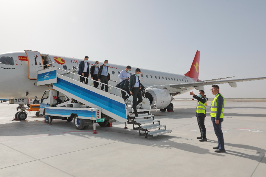天津航空若羌—库尔勒—乌鲁木齐首航圆满成功