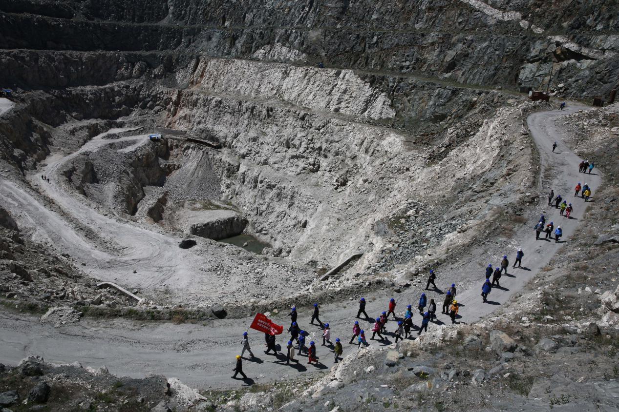 可可托海干部学院现场教学点三号矿脉&mdash;&mdash;全国各级党员领导干部接受党性教育（富蕴宣传部供图）