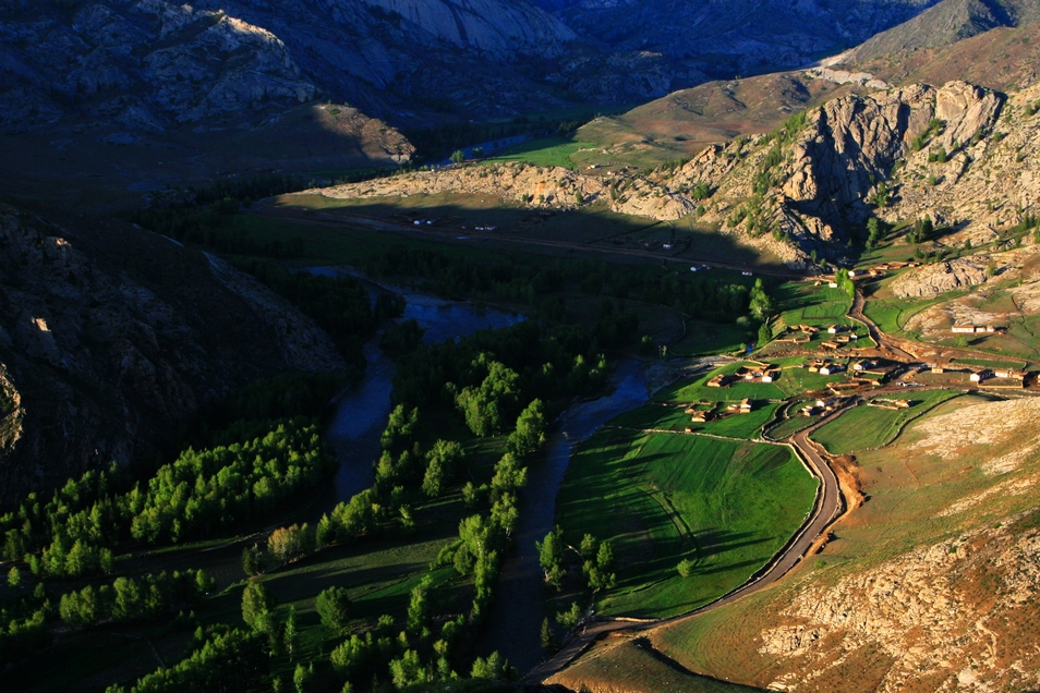 王向阳额河大峡谷&mdash;&mdash;高远仙境里的地质油画