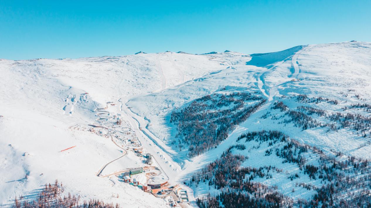 可可托海国际滑雪度假区1（富蕴县委宣传部供图）