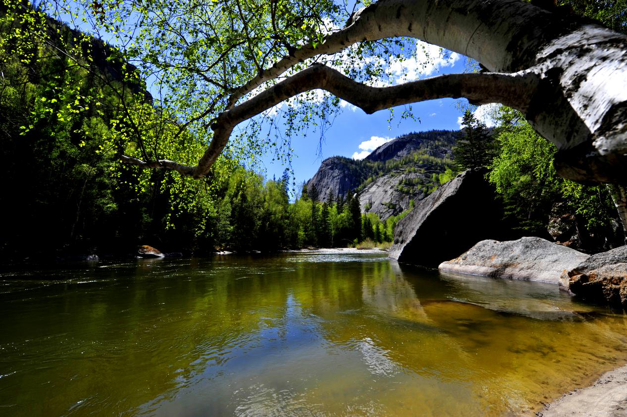 额尔齐斯大峡谷