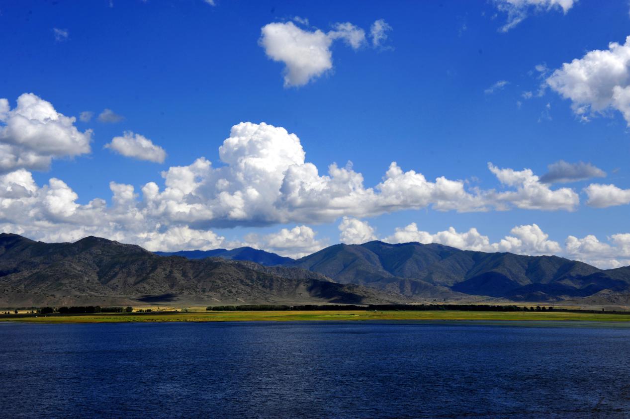 伊雷木湖之秋(富蕴县委宣传部供图)