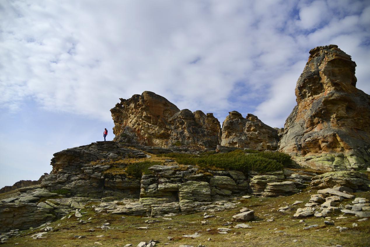 昆盖特石阵1(富蕴宣传部供图)