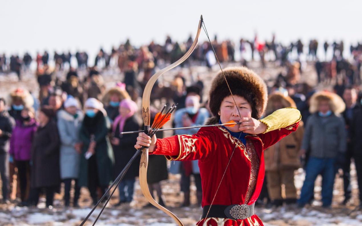 射箭哈萨克族美女沙拉_mh1637860954465