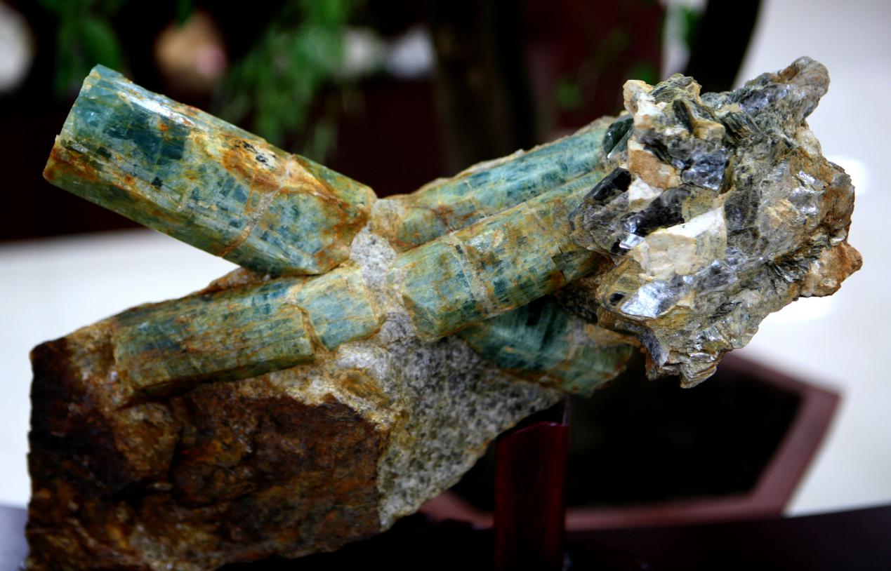 富蕴出产的矿物标本