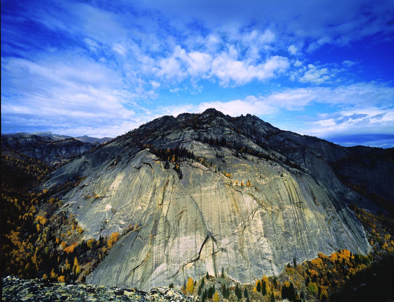 可可托海花岗岩地貌（王志晶摄影）