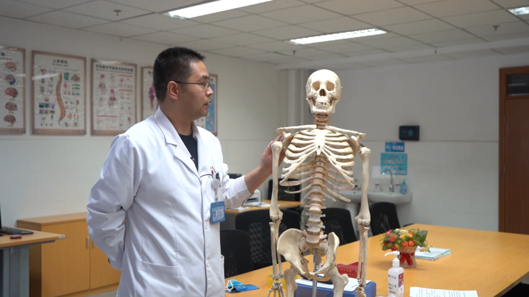 富蕴县人民医院：&ldquo;医&rdquo;路相伴 护航冰雪运动1