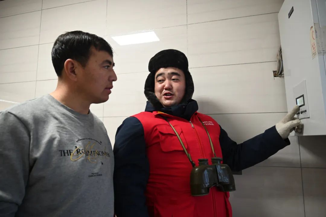 多措并举排查线路 确保冬季用电安全1