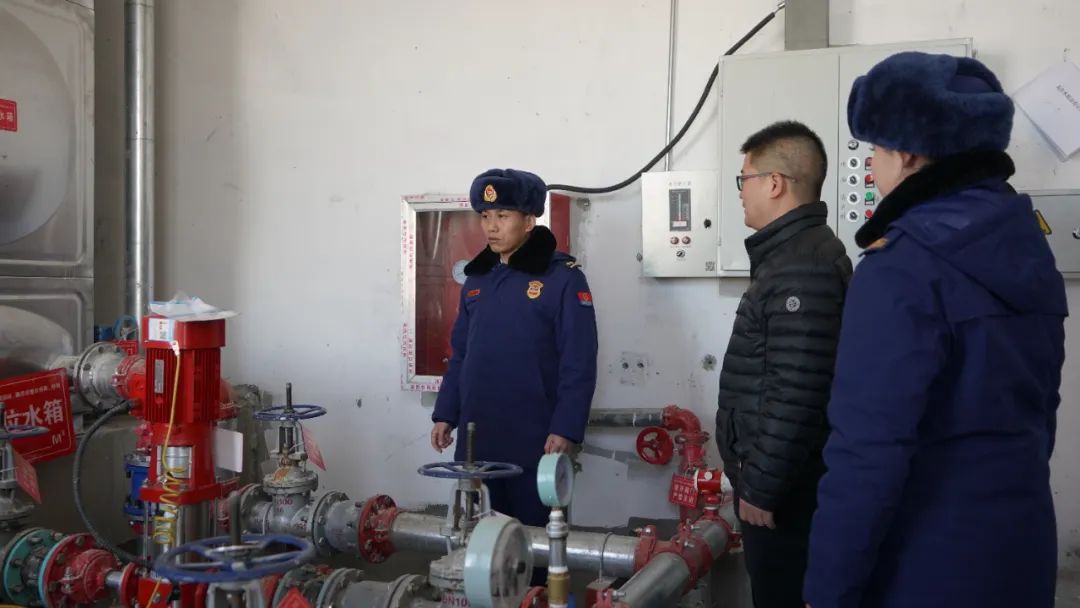 富蕴县开展消防检查 保障冬季消防安全1