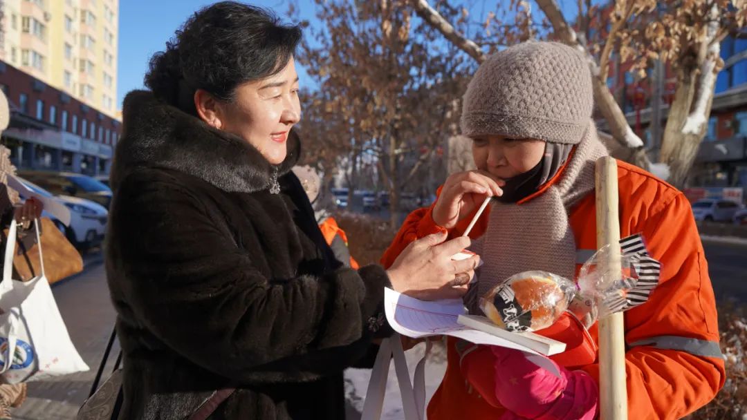 富蕴县“暖心屋”似“冬日暖阳”