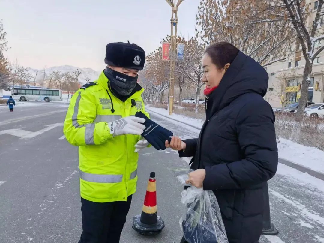 富蕴县“暖心屋”似“冬日暖阳”2