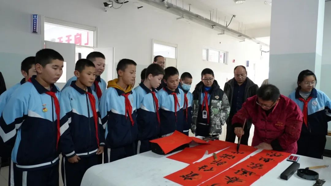 书法传承进校园 翰墨飘香书华夏