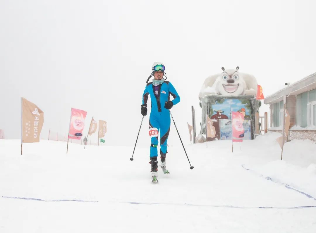 买依尔别克&middot;赤合斯