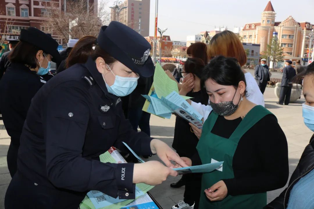 绽放在富蕴警营的铿锵玫瑰——富蕴县公安局拉扎提·库尔曼巴依1