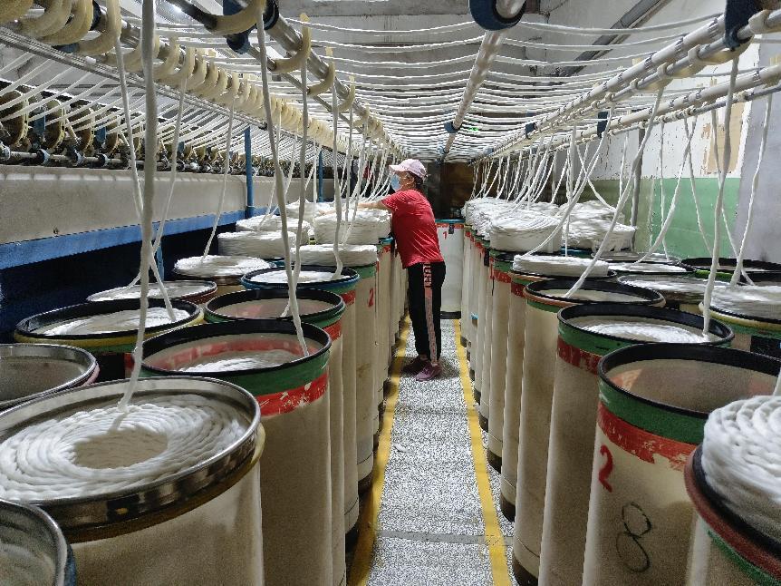 棉纺企业忙加工