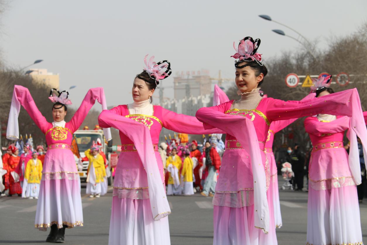 社火表演（阿依古丽 摄）