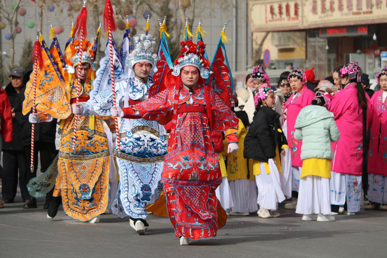戏曲队表演（阿依古丽&middot;库完 摄）
