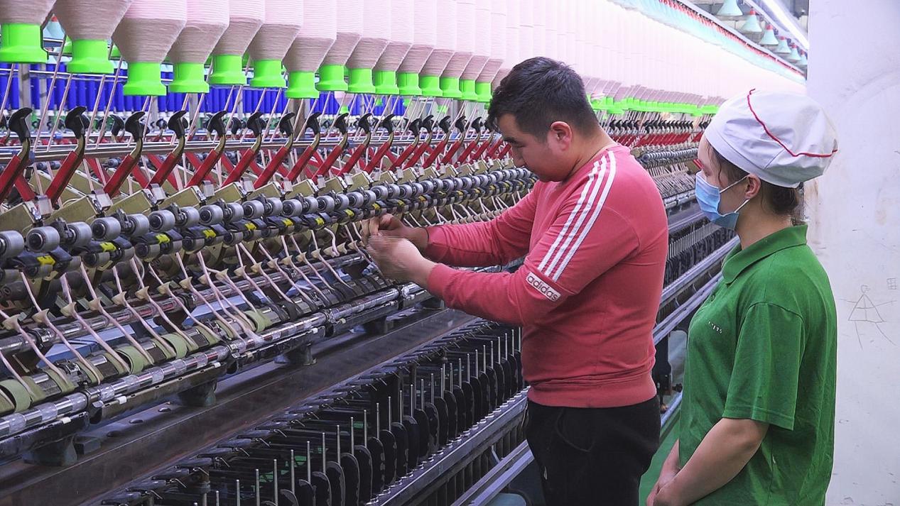 初入公司，艾比布拉&middot;吾加阿卜杜拉展现出了极高的学习热情。