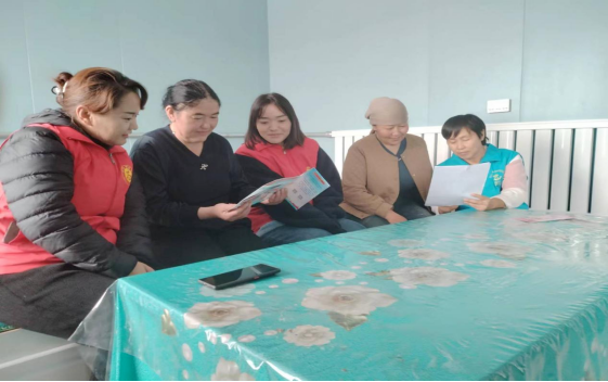 富蕴：网格员，居民的&ldquo;贴心人&rdquo;