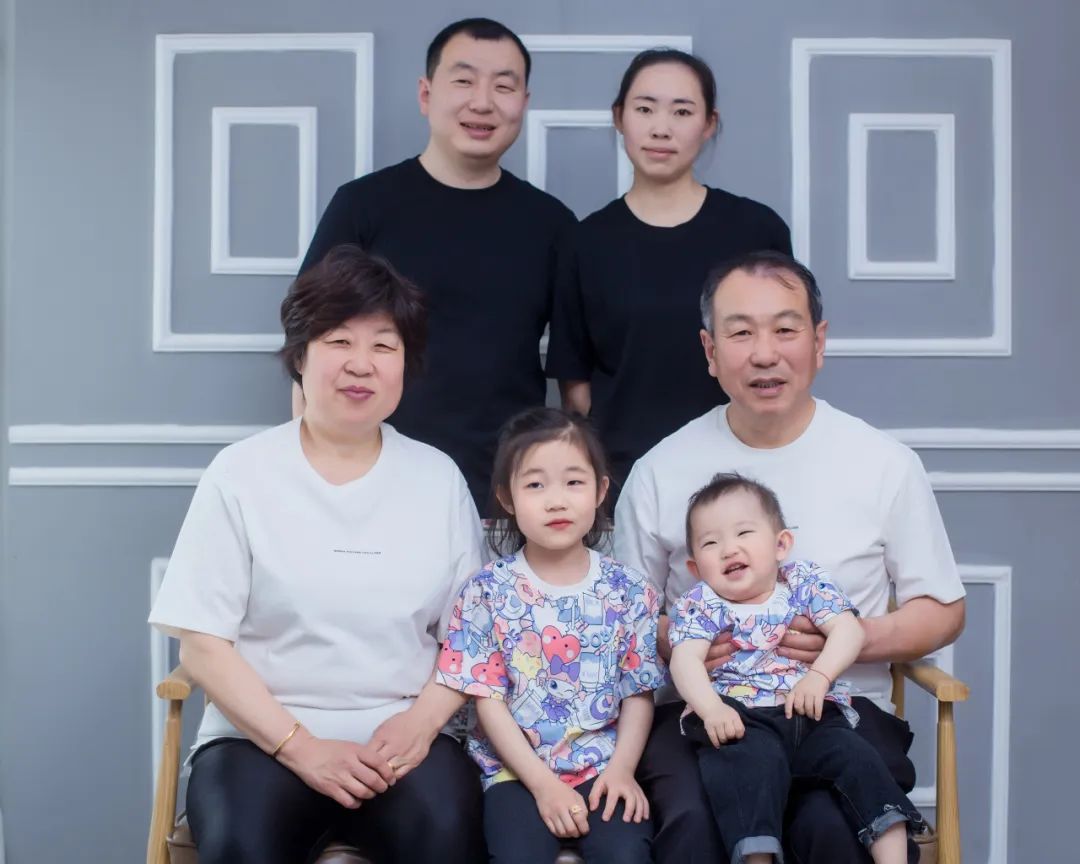 全国&ldquo;最美家庭&rdquo;喀什地区泽普县公安局李华家庭