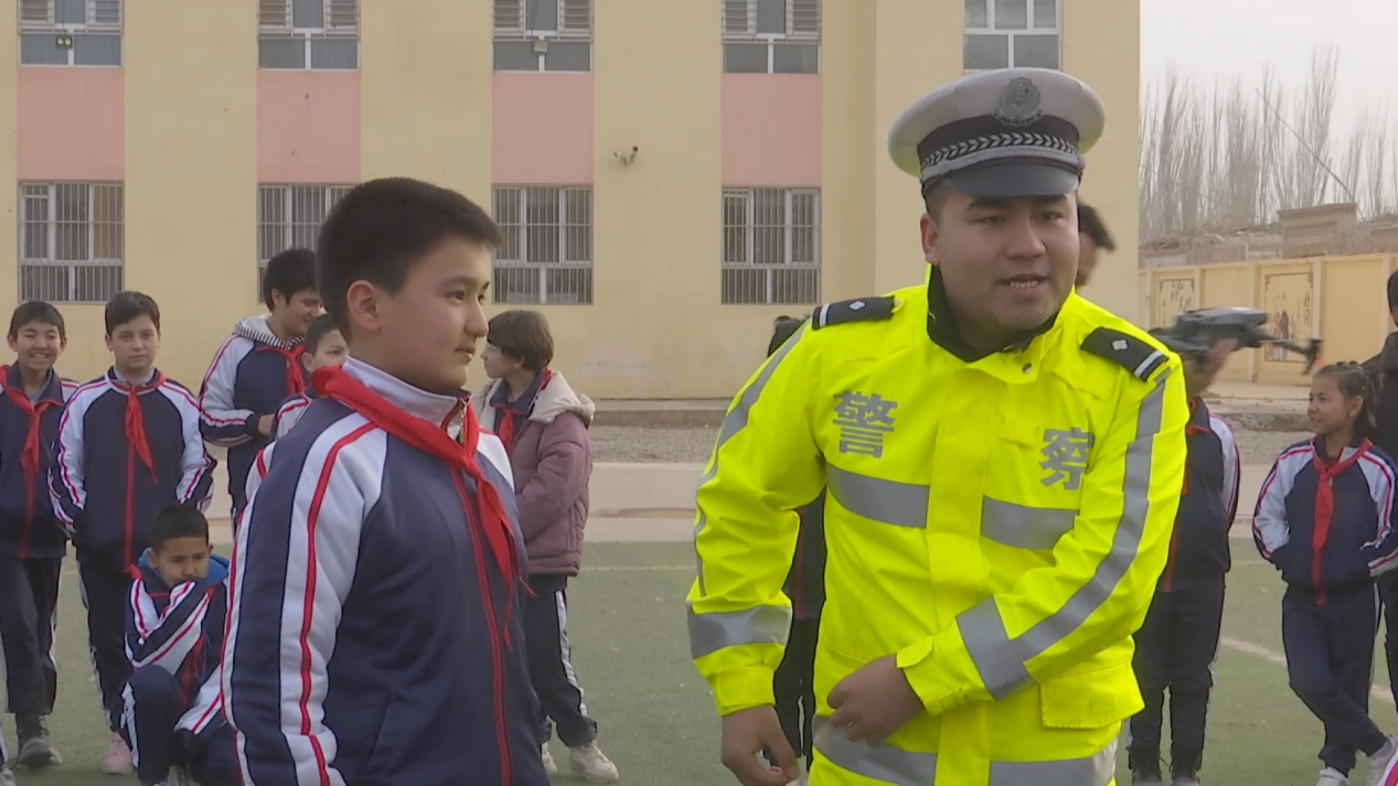 岳普湖县：&ldquo;情景演绎&rdquo;进校园 宣传教育入童心15