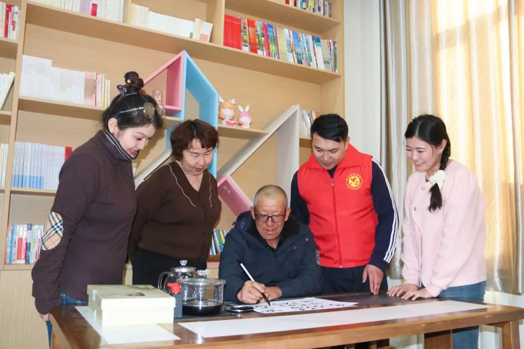 富蕴:多功能活动室让村民幸福感大有提升