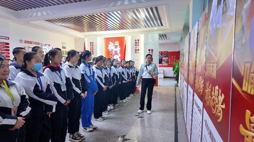 参观新时代文明实践所