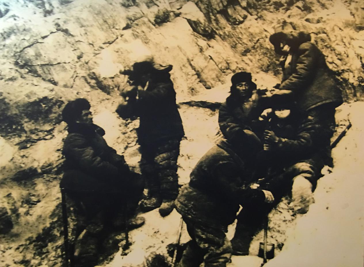 老照片——生产一线(胡金良摄影)