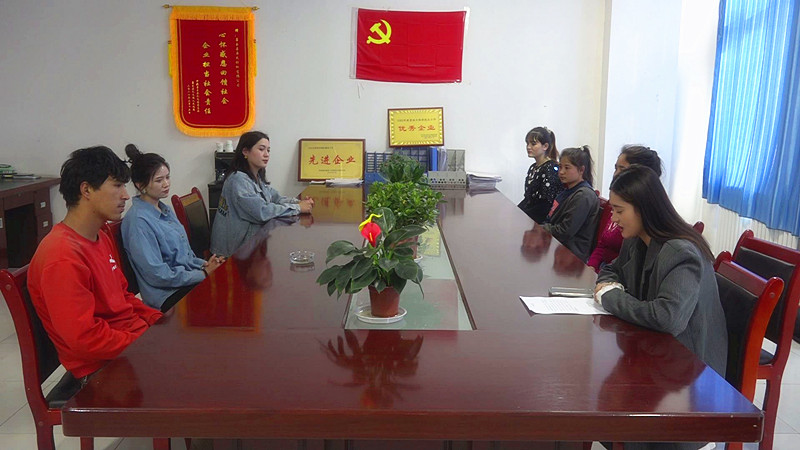 墨玉县卓氏针织有限公司定期组织各类培训活动,激发员工的积极性和创造力。