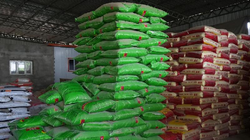 在仓库里储备的化肥