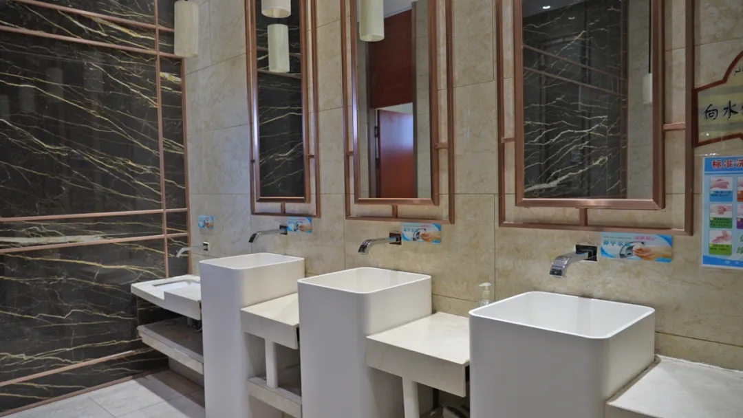 富蕴：&ldquo;旅游厕所&rdquo;提升旅游体验 点赞文明新风尚1.webp