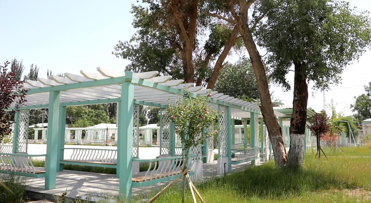 阿依玛克村文化广场