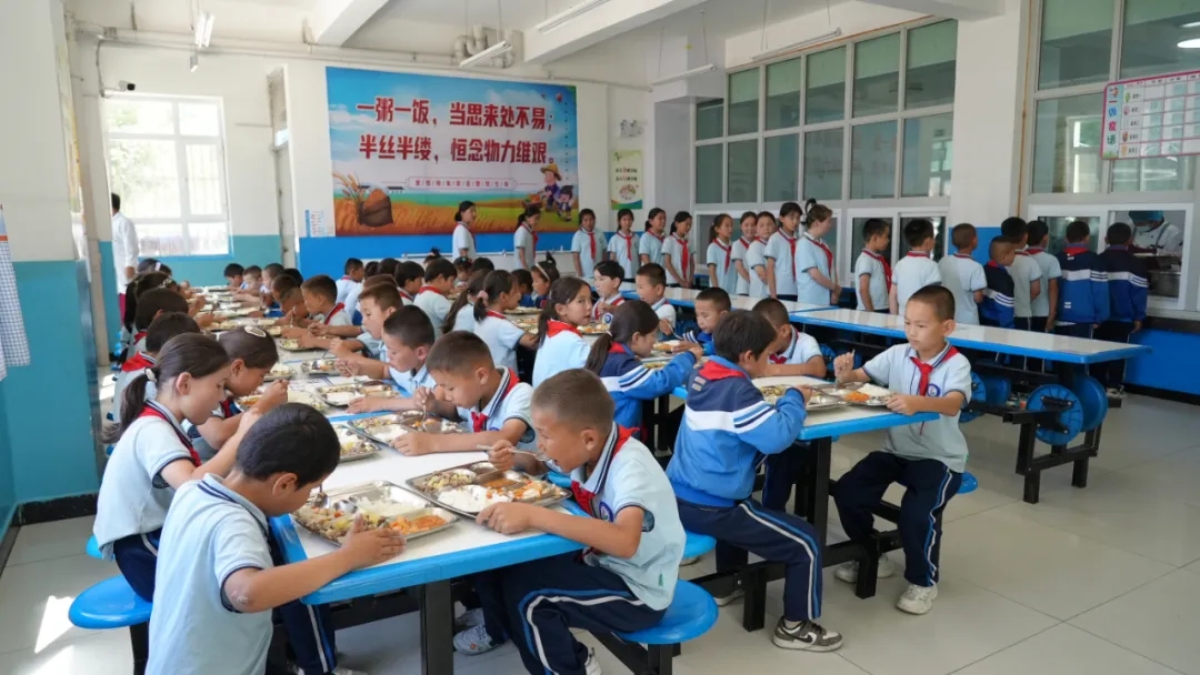 富蕴：强化学校食堂管理 让学生吃出&ldquo;幸福感&rdquo;.webp