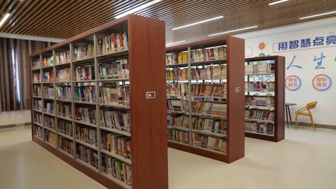 富蕴：暑假掀起读书热 全民阅读书香浓.webp